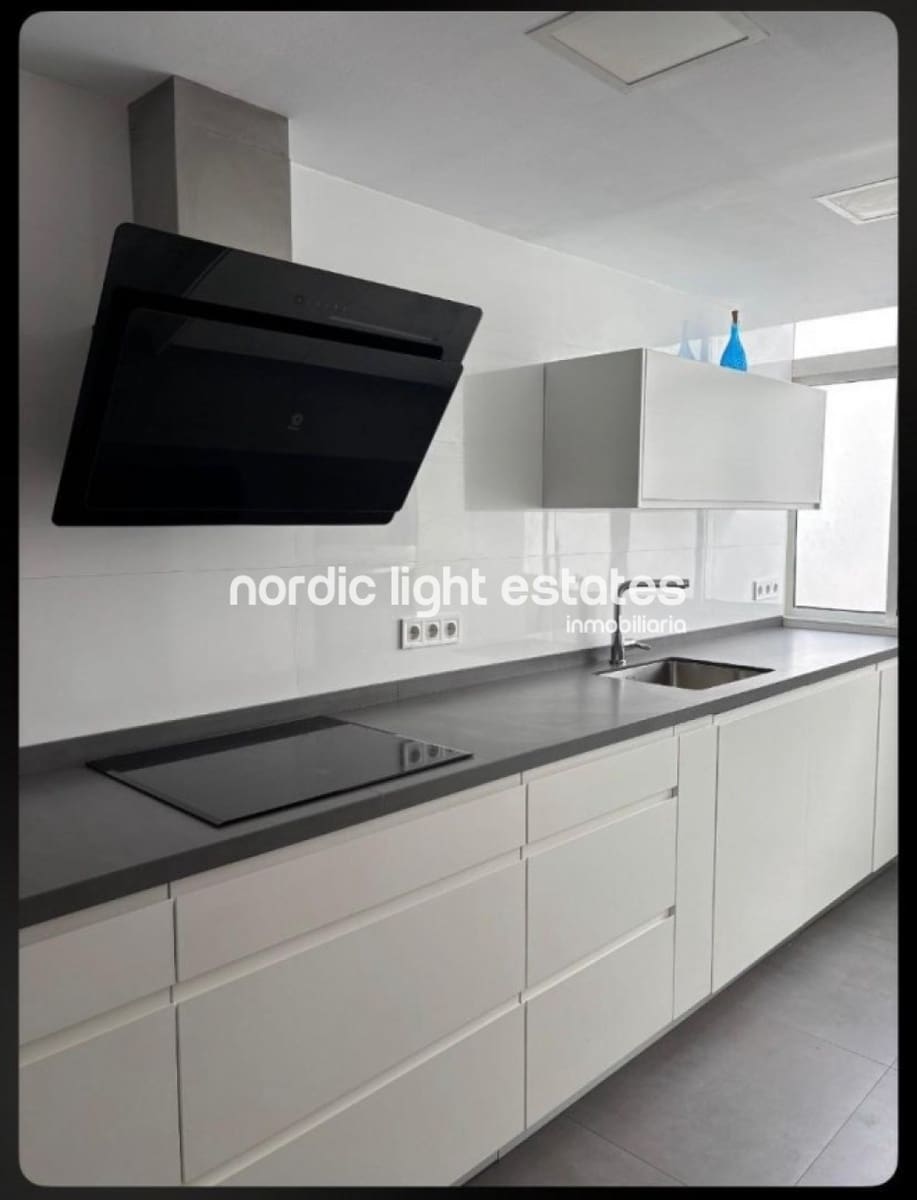 3 bedroom Flat for sale in Torremolinos with pool garage - € 360,000 (Ref: 9588384)