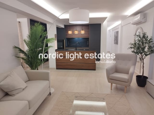 Apartamento de 2 habitaciones en Nerja en alquiler - 1.300 € (Ref: 9614139)