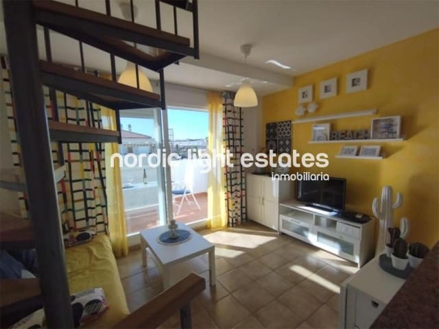 Ático de 1 habitación en Torrox-Costa, Torrox en venta con piscina garaje - 240.000 € (Ref: 9642174)