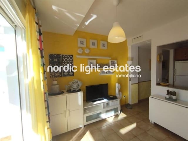 Ático de 1 habitación en Torrox-Costa, Torrox en venta con piscina garaje - 240.000 € (Ref: 9642174)