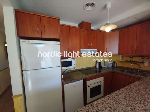 Ático de 1 habitación en Torrox-Costa, Torrox en venta con piscina garaje - 240.000 € (Ref: 9642174)