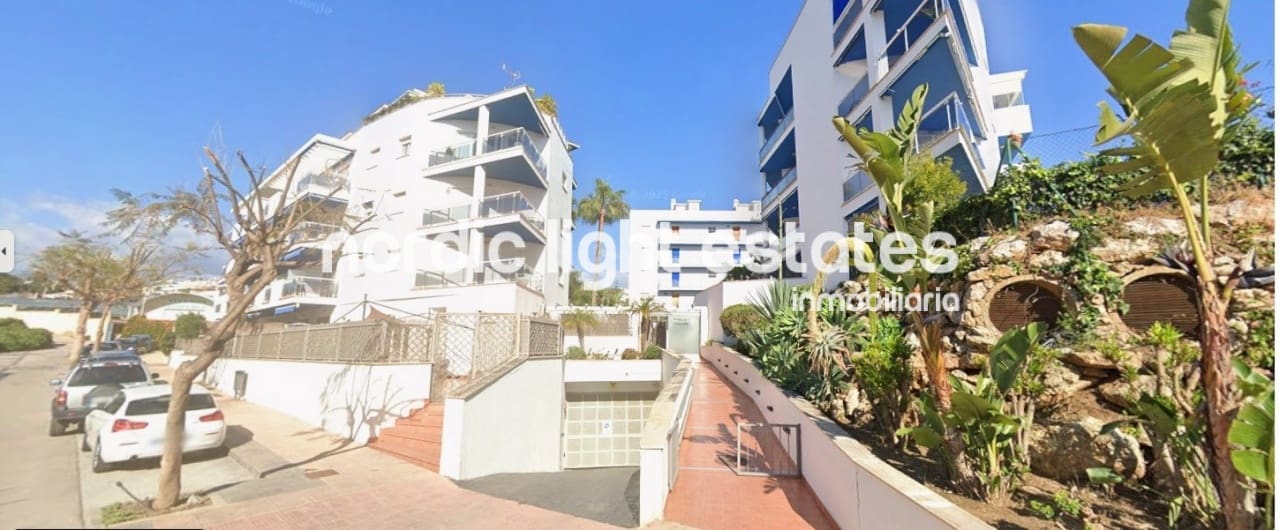 Ático de 1 habitación en Torrox-Costa en venta con piscina garaje - 240.000 € (Ref: 9642174)