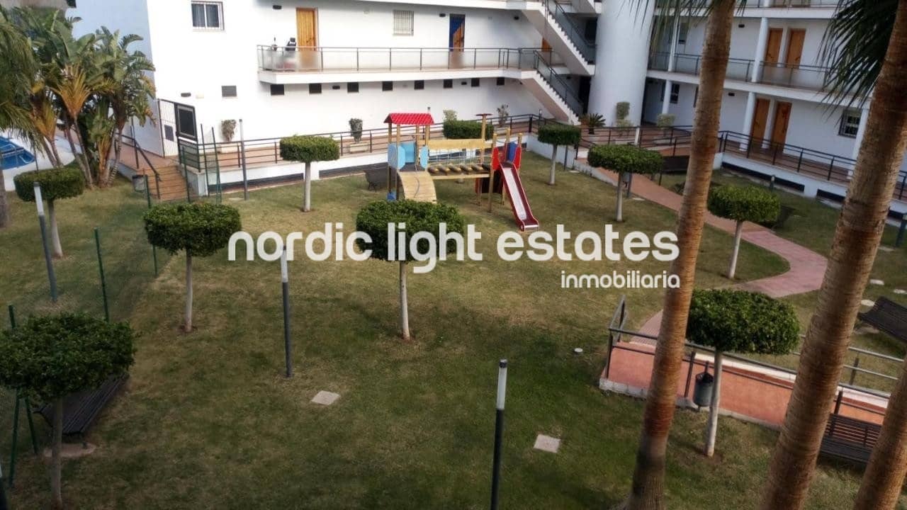 Ático de 1 habitación en Torrox-Costa en venta con piscina garaje - 240.000 € (Ref: 9642174)