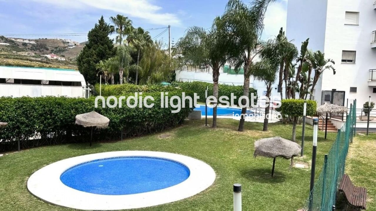 Ático de 1 habitación en Torrox-Costa en venta con piscina garaje - 240.000 € (Ref: 9642174)