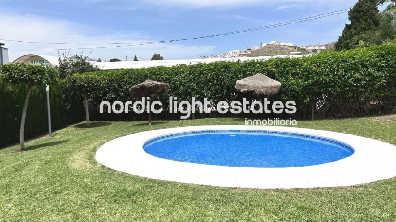 Ático de 1 habitación en Torrox-Costa en venta con piscina garaje - 240.000 € (Ref: 9642174)