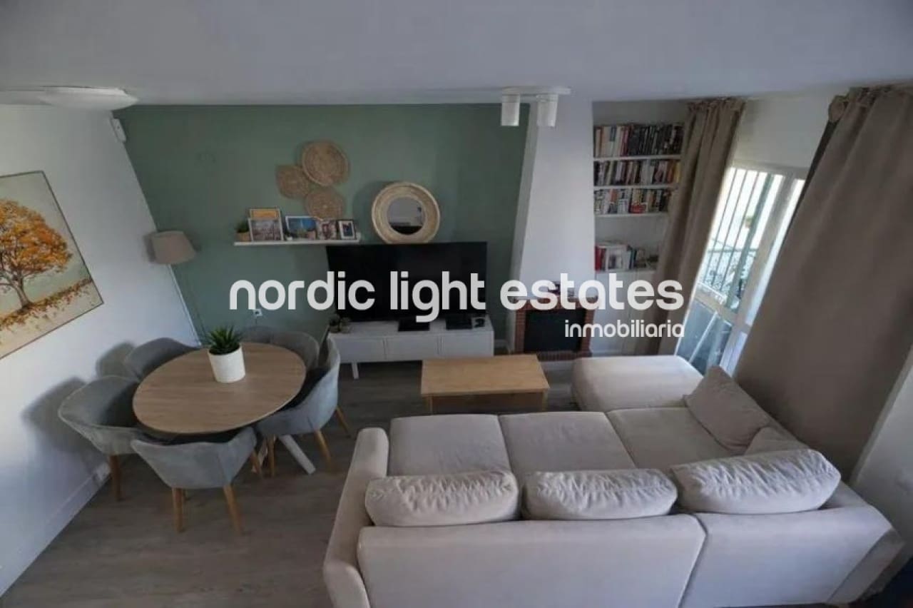 2 sovrum Semi-fristående Villa till salu i Rincon de la Victoria med pool - 420 000 € (Ref: 9645878)