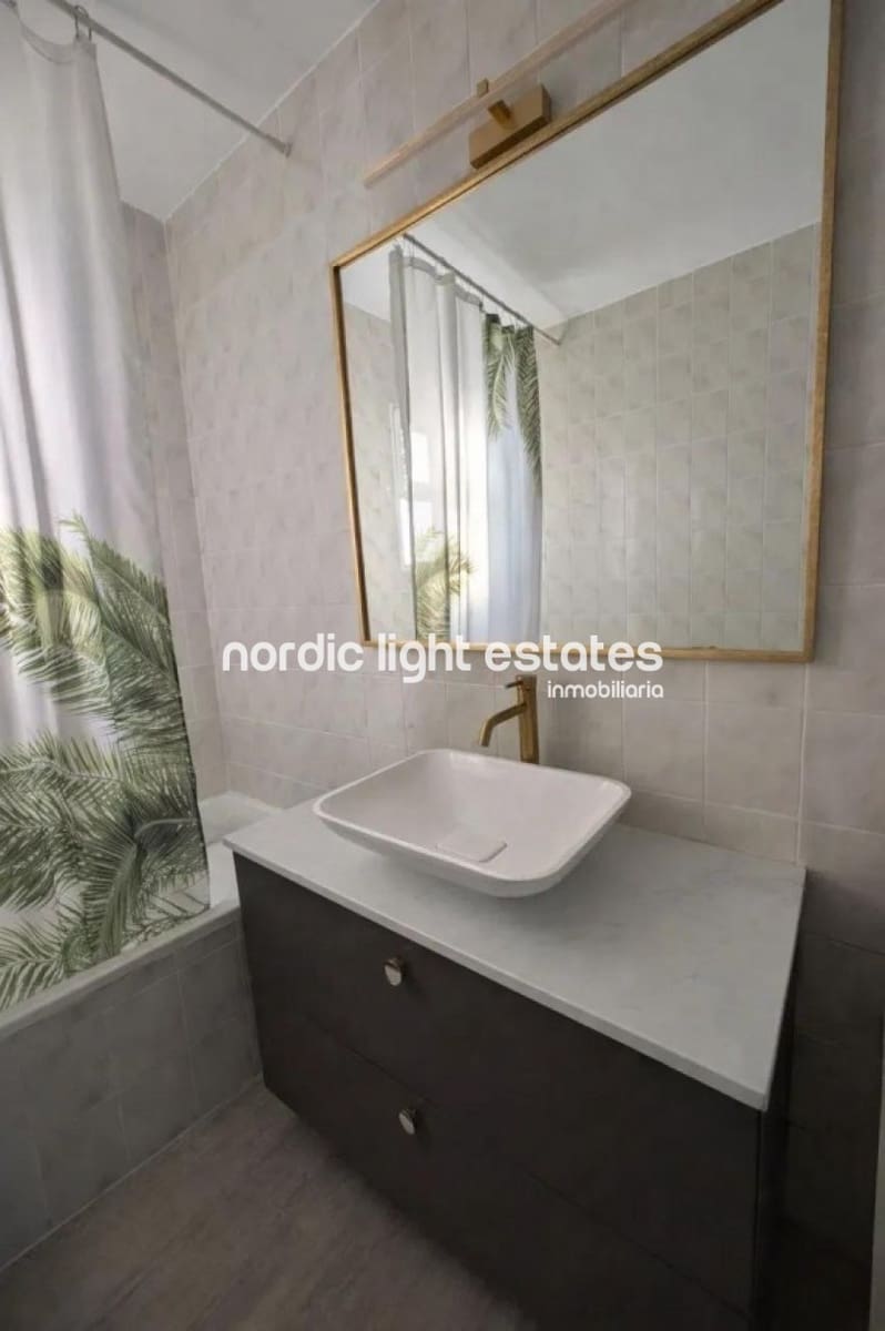 2 sovrum Semi-fristående Villa till salu i Rincon de la Victoria med pool - 420 000 € (Ref: 9645878)