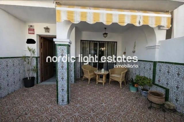 2 sovrum Semi-fristående Villa till salu i Rincón de la Victoria med pool - 420 000 € (Ref: 9645878)