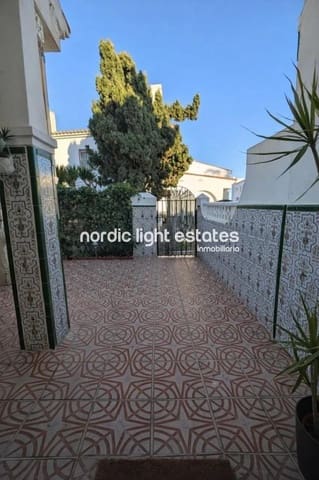 2 sovrum Semi-fristående Villa till salu i Rincón de la Victoria med pool - 420 000 € (Ref: 9645878)