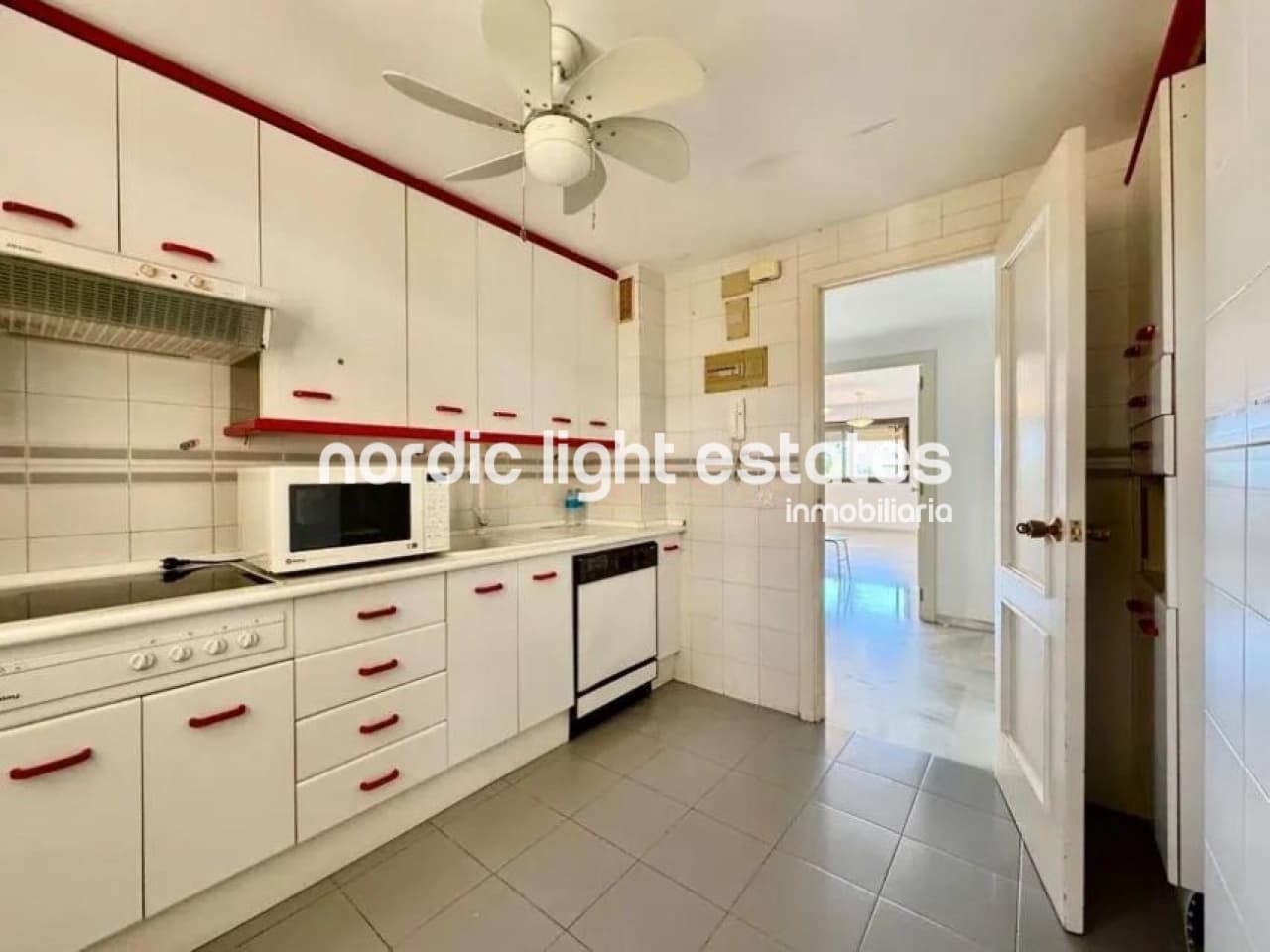 3 quarto Apartamento para venda em Torremolinos com piscina garagem - 950 000 € (Ref: 9645879)