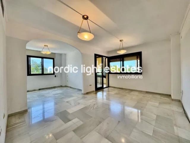 3 quarto Apartamento para venda em Torremolinos com piscina garagem - 950 000 € (Ref: 9645879)