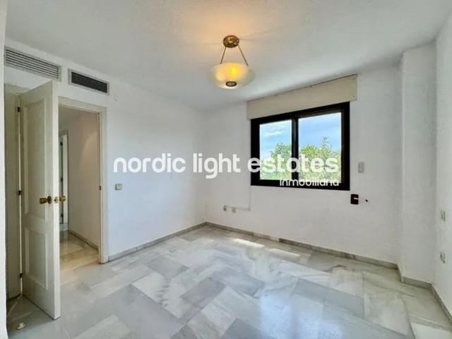 3 quarto Apartamento para venda em Torremolinos com piscina garagem - 950 000 € (Ref: 9645879)