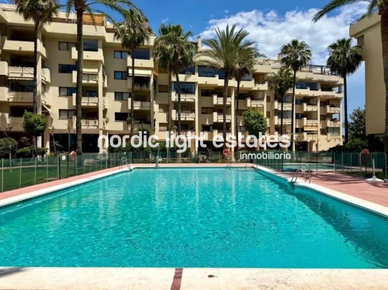 3 quarto Apartamento para venda em Torremolinos com piscina garagem - 950 000 € (Ref: 9645879)