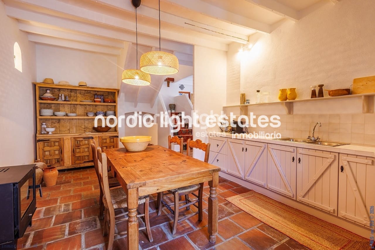 3 sovrum Semi-fristående Villa till salu i Comares - 350 000 € (Ref: 9669067)