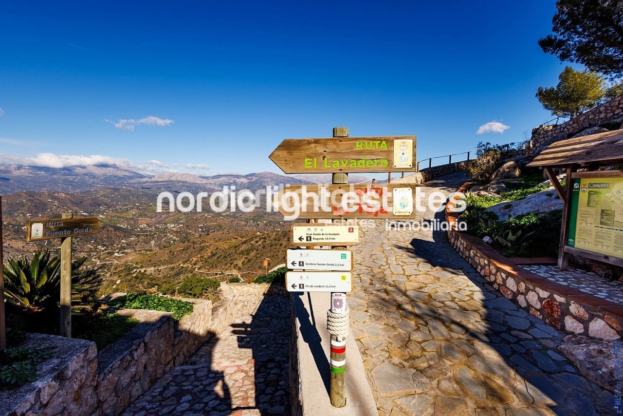 3 sovrum Semi-fristående Villa till salu i Comares - 350 000 € (Ref: 9669067)