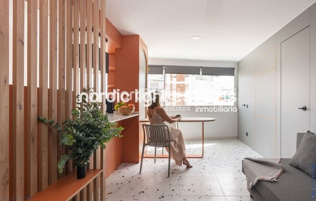 Apartamento de 2 habitaciones en Torre del Mar, Vélez-Málaga en venta - 275.000 € (Ref: 9669068)