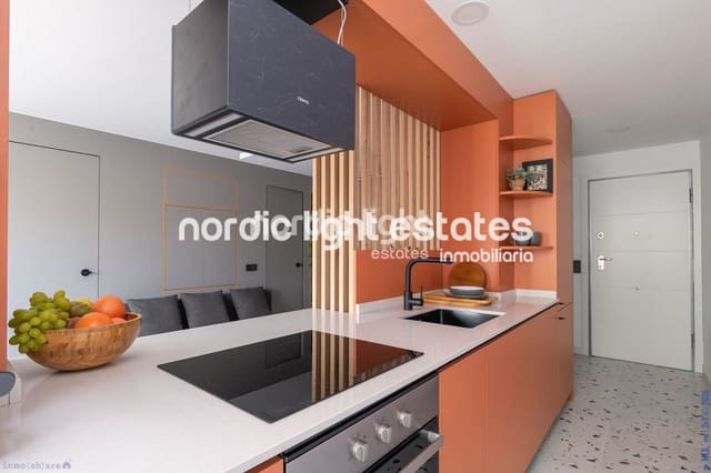 Apartamento de 2 habitaciones en Torre del Mar, Vélez-Málaga en venta - 275.000 € (Ref: 9669068)