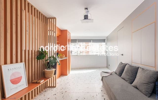 Apartamento de 2 habitaciones en Torre del Mar, Vélez-Málaga en venta - 275.000 € (Ref: 9669068)