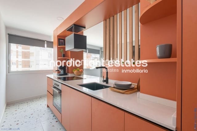 Apartamento de 2 habitaciones en Torre del Mar, Vélez-Málaga en venta - 275.000 € (Ref: 9669068)