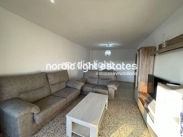 3 makuuhuone Huoneisto myytävänä paikassa Torre del Mar, Vélez-Málaga mukana uima-altaan 
autotalli - 330 000 € (Ref: 9675917)