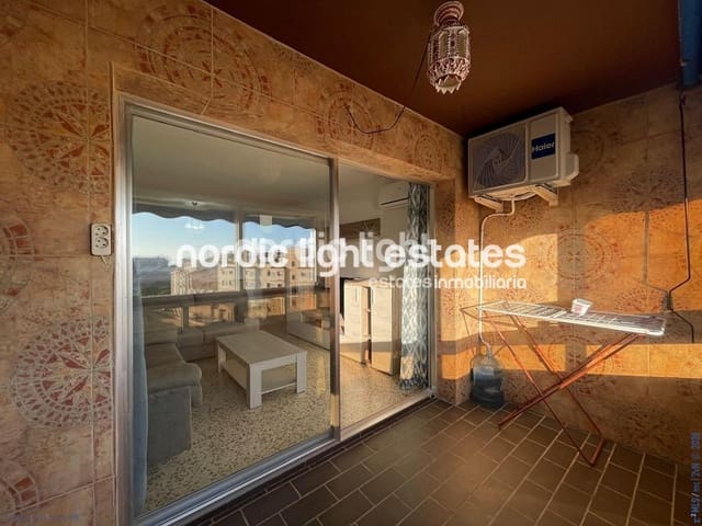 3 makuuhuone Huoneisto myytävänä paikassa Torre del Mar, Vélez-Málaga mukana uima-altaan 
autotalli - 330 000 € (Ref: 9675917)