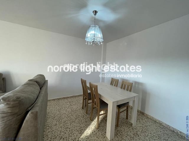 3 makuuhuone Huoneisto myytävänä paikassa Torre del Mar, Vélez-Málaga mukana uima-altaan 
autotalli - 330 000 € (Ref: 9675917)