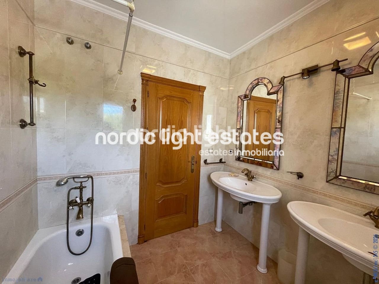 5 quarto Moradia para venda em Caleta de Velez com garagem - 995 000 € (Ref: 9679067)