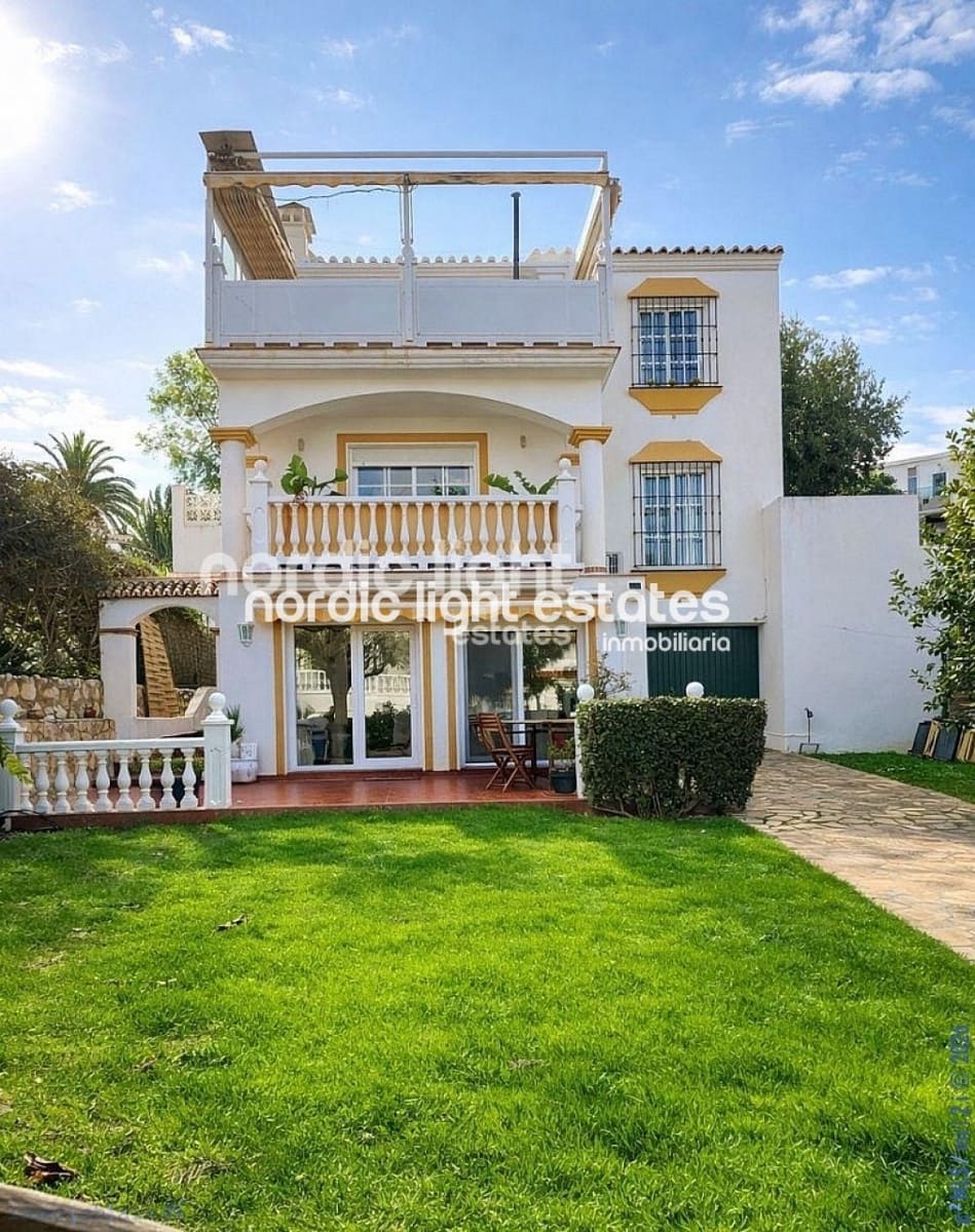Chalet de 4 habitaciones en Caleta de Vélez en venta con piscina garaje - 669.000 € (Ref: 9679068)