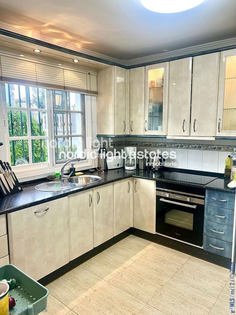 Chalet de 4 habitaciones en Caleta de Vélez en venta con piscina garaje - 669.000 € (Ref: 9679068)