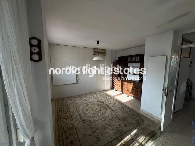 4 soverom Kjedet enebolig til salgs i Caleta de Vélez, Vélez-Málaga med svømmebasseng garasje - € 390 000 (Ref: 9679177)