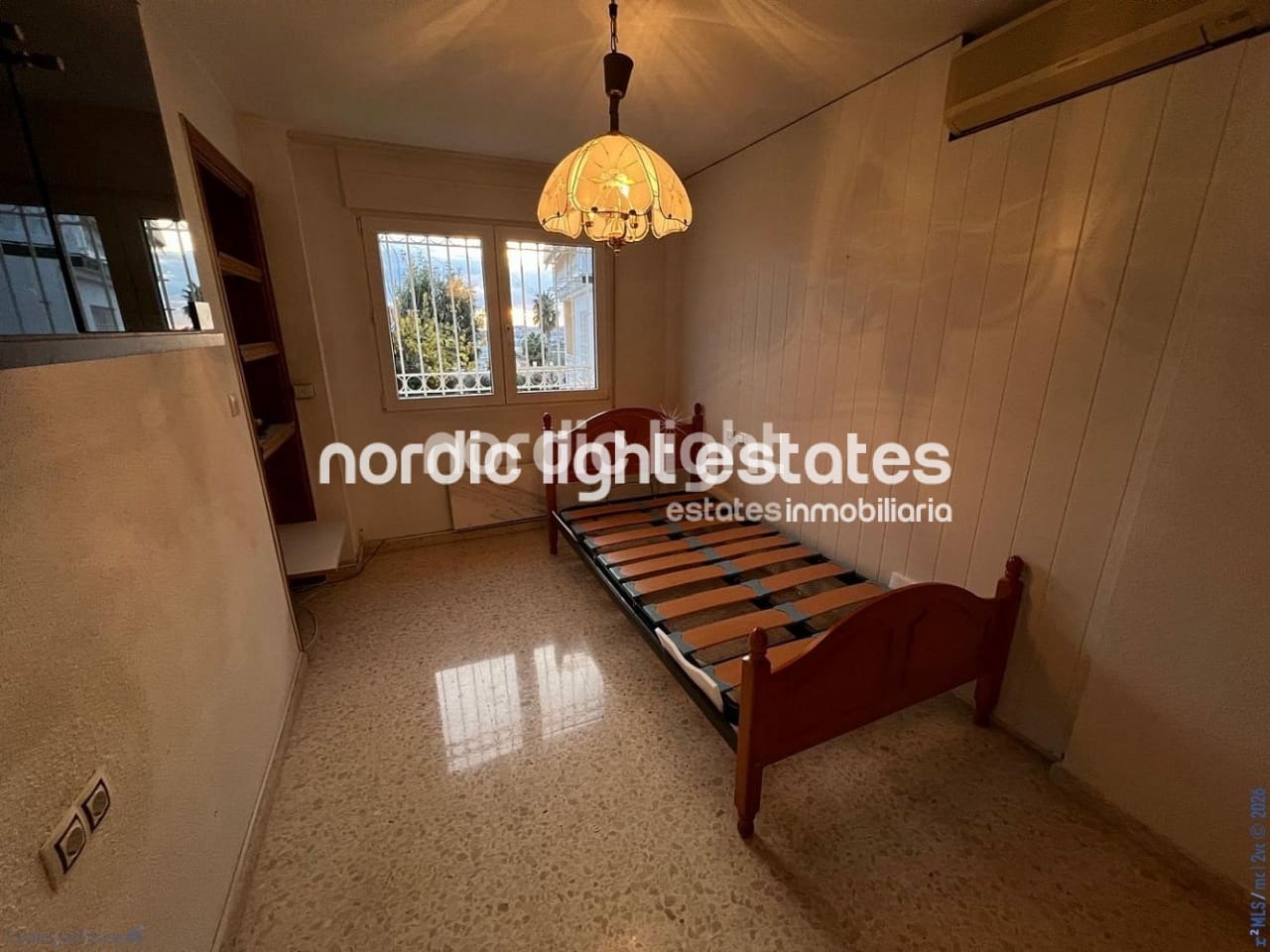 4 soverom Kjedet enebolig til salgs i Caleta de Velez med svømmebasseng garasje - € 390 000 (Ref: 9679177)