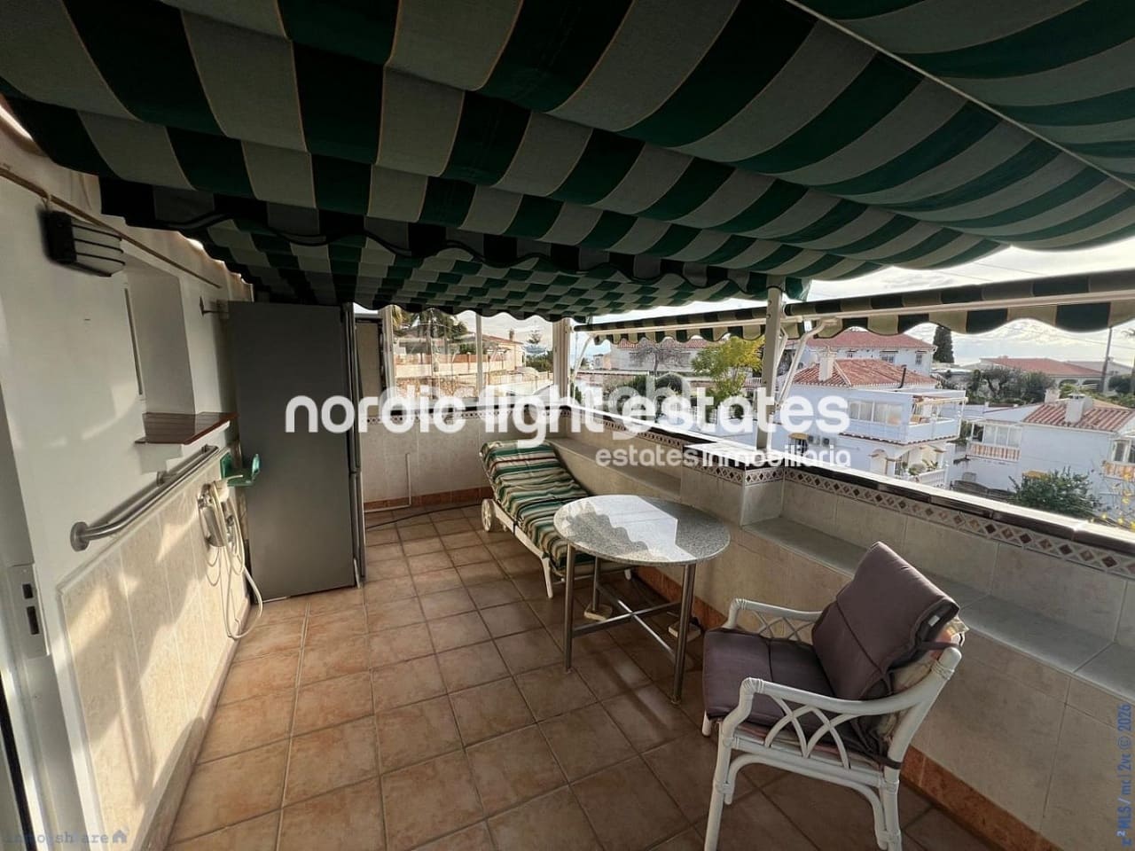 4 soverom Kjedet enebolig til salgs i Caleta de Velez med svømmebasseng garasje - € 390 000 (Ref: 9679177)