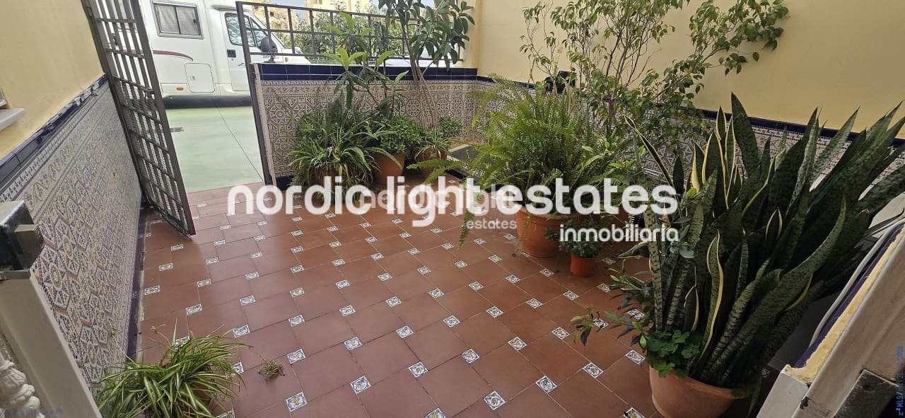 4 soverom Kjedet enebolig til salgs i Velez-Malaga med svømmebasseng garasje - € 525 000 (Ref: 9685134)