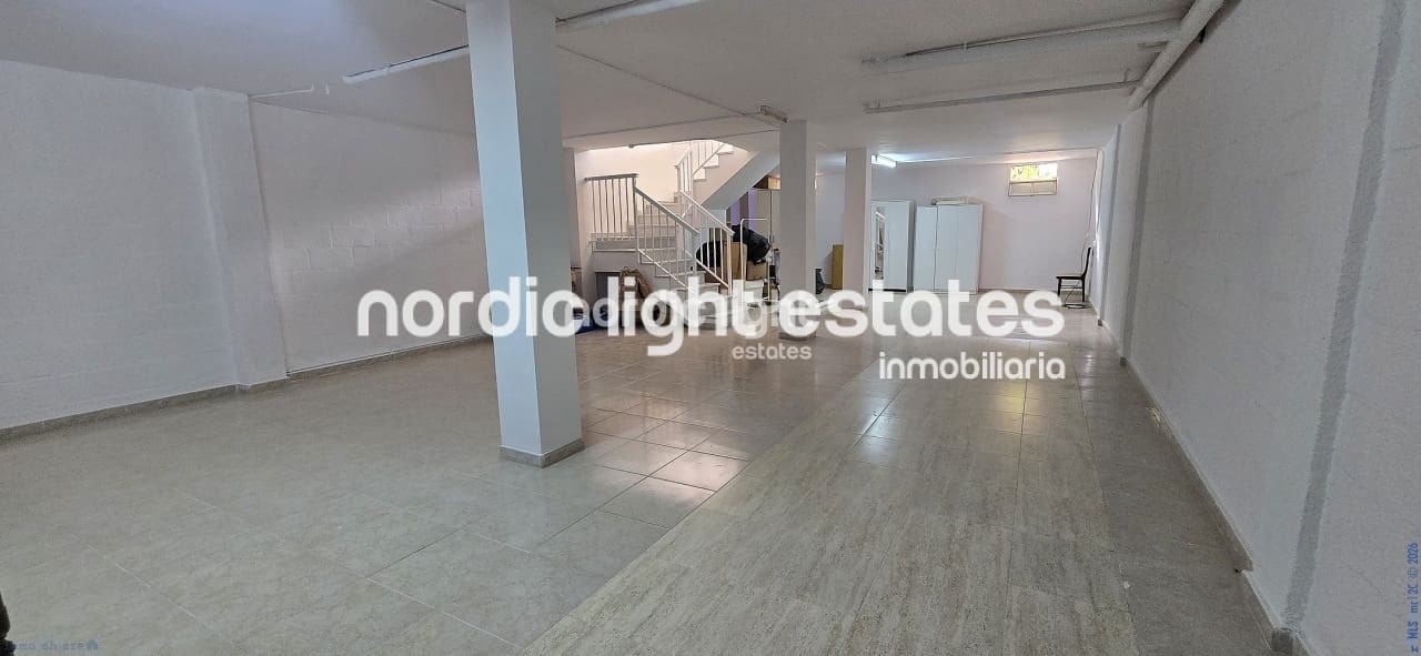 4 soverom Kjedet enebolig til salgs i Velez-Malaga med svømmebasseng garasje - € 525 000 (Ref: 9685134)