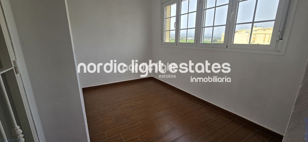 4 soverom Kjedet enebolig til salgs i Velez-Malaga med svømmebasseng garasje - € 525 000 (Ref: 9685134)