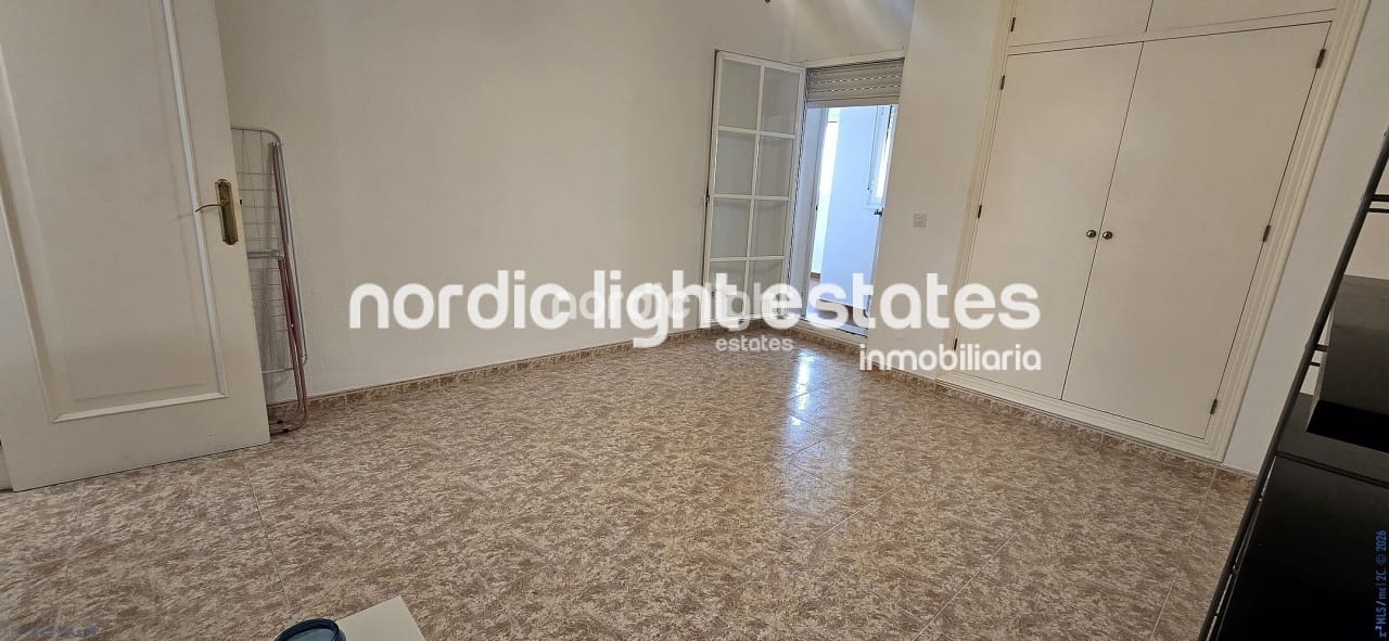 4 soverom Kjedet enebolig til salgs i Velez-Malaga med svømmebasseng garasje - € 525 000 (Ref: 9685134)