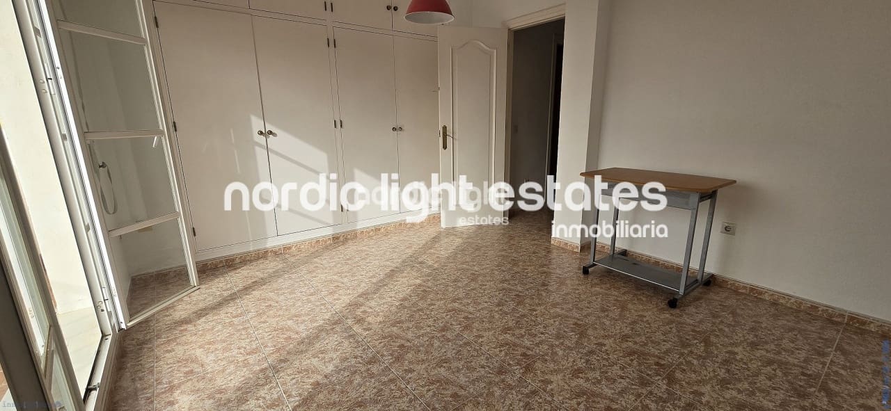 4 soverom Kjedet enebolig til salgs i Velez-Malaga med svømmebasseng garasje - € 525 000 (Ref: 9685134)