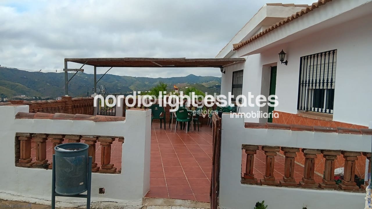 5 bedroom Finca/Country House for sale in El Borge with pool garage - € 340,000 (Ref: 9693996)