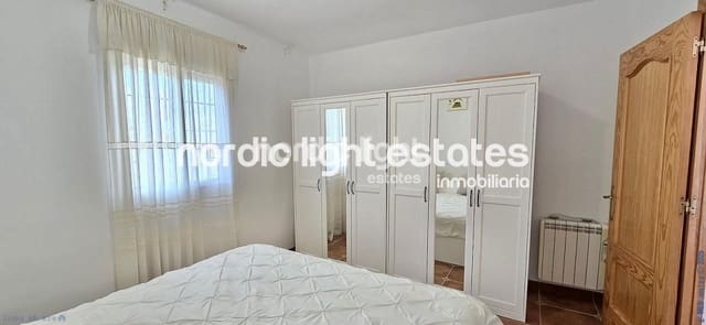 4 slaapkamer Finca/Landhuis te koop in Torrox - € 262.000 (Ref: 9696804)