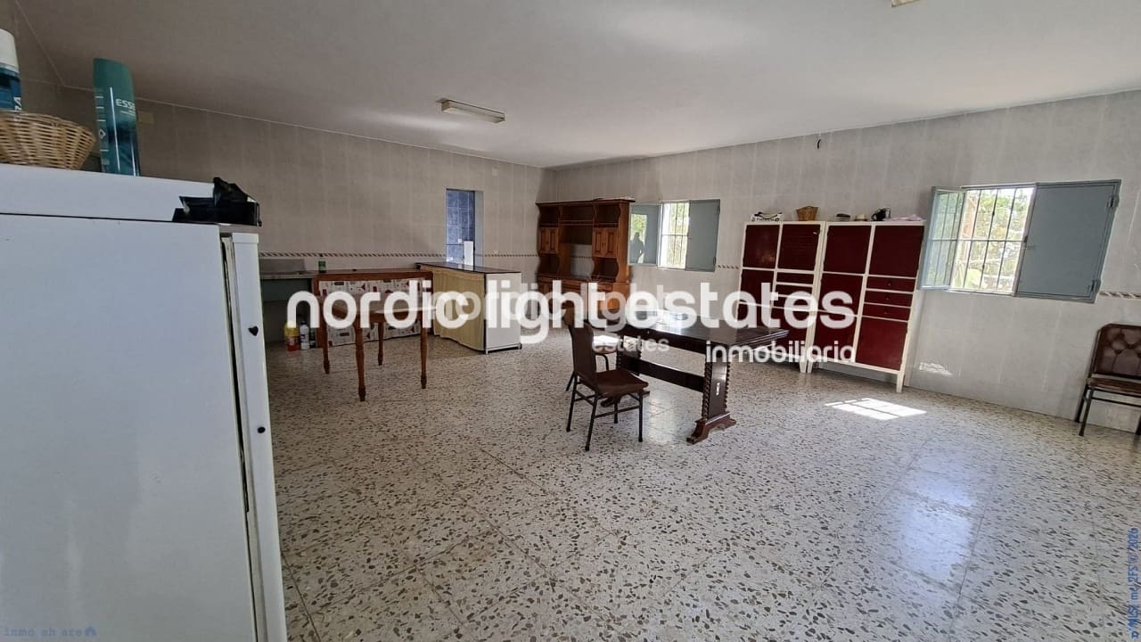 5 bedroom Finca/Country House for sale in Velez-Malaga with garage - € 650,000 (Ref: 9696805)