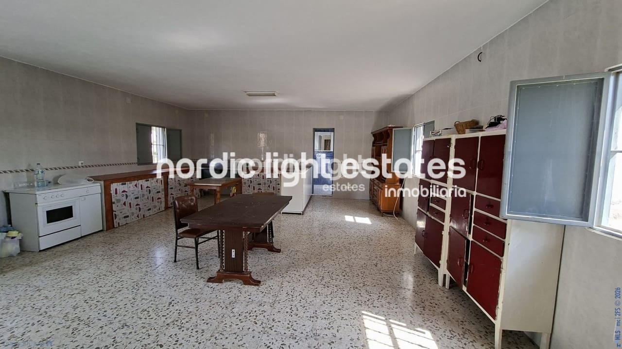 5 bedroom Finca/Country House for sale in Velez-Malaga with garage - € 650,000 (Ref: 9696805)