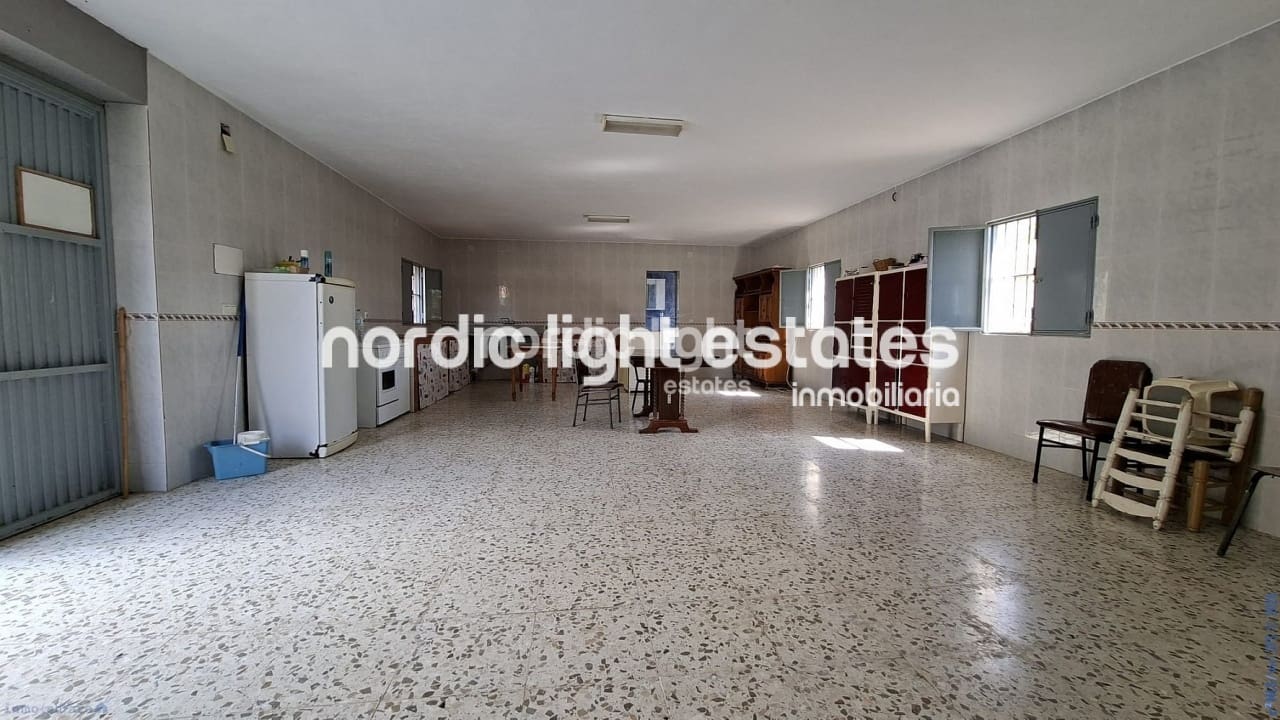 5 bedroom Finca/Country House for sale in Velez-Malaga with garage - € 650,000 (Ref: 9696805)