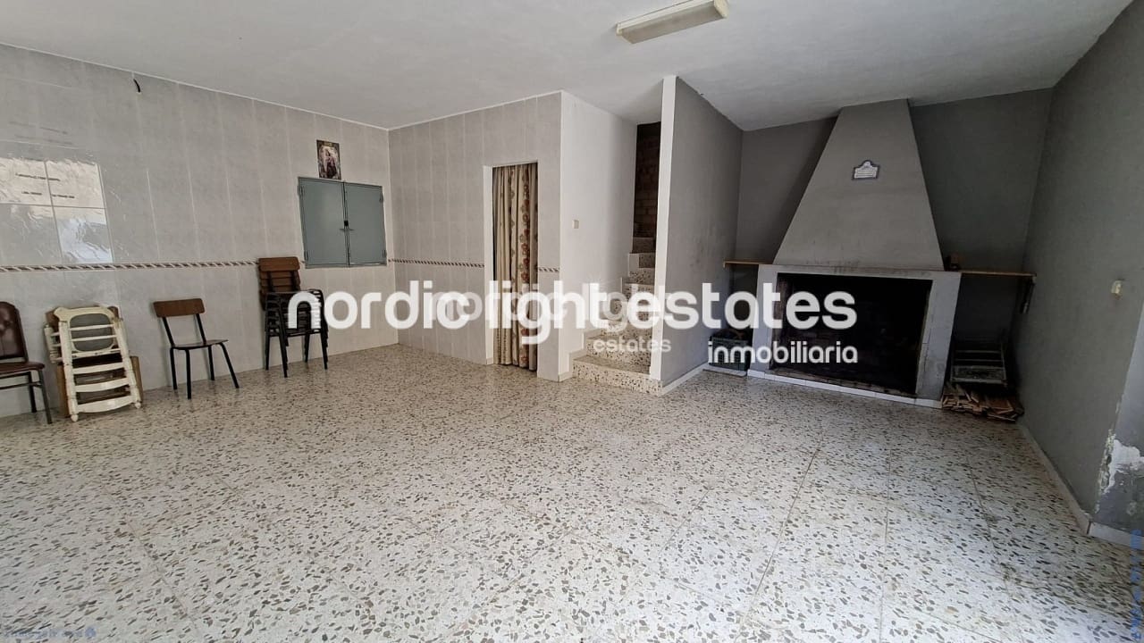 5 bedroom Finca/Country House for sale in Velez-Malaga with garage - € 650,000 (Ref: 9696805)