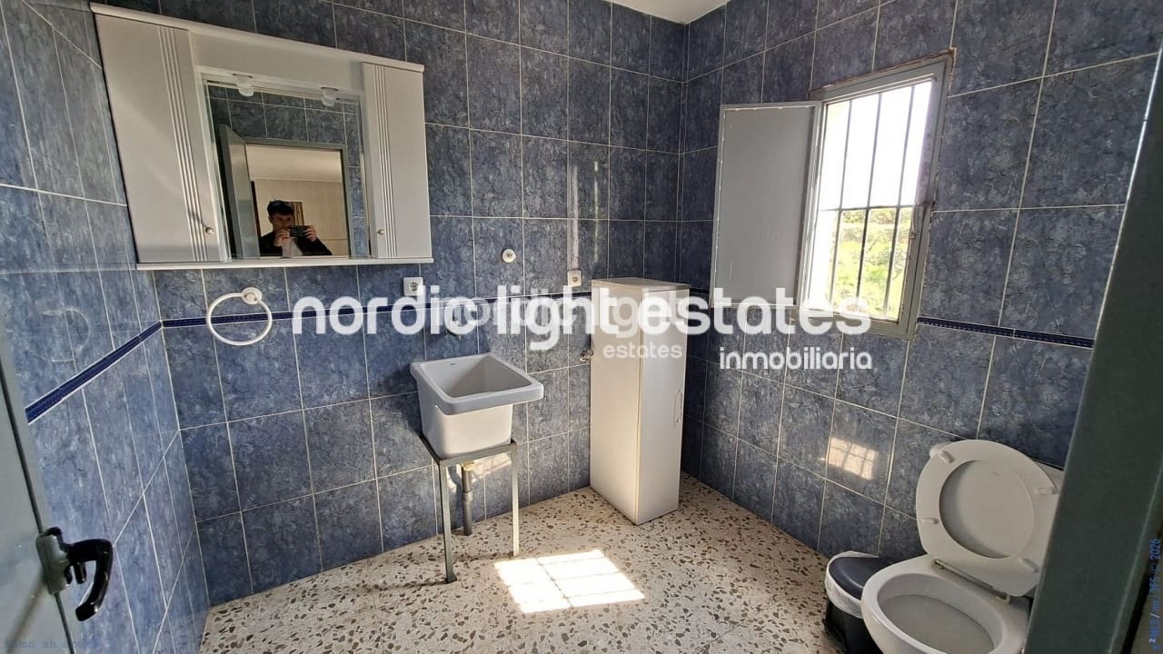 5 bedroom Finca/Country House for sale in Velez-Malaga with garage - € 650,000 (Ref: 9696805)