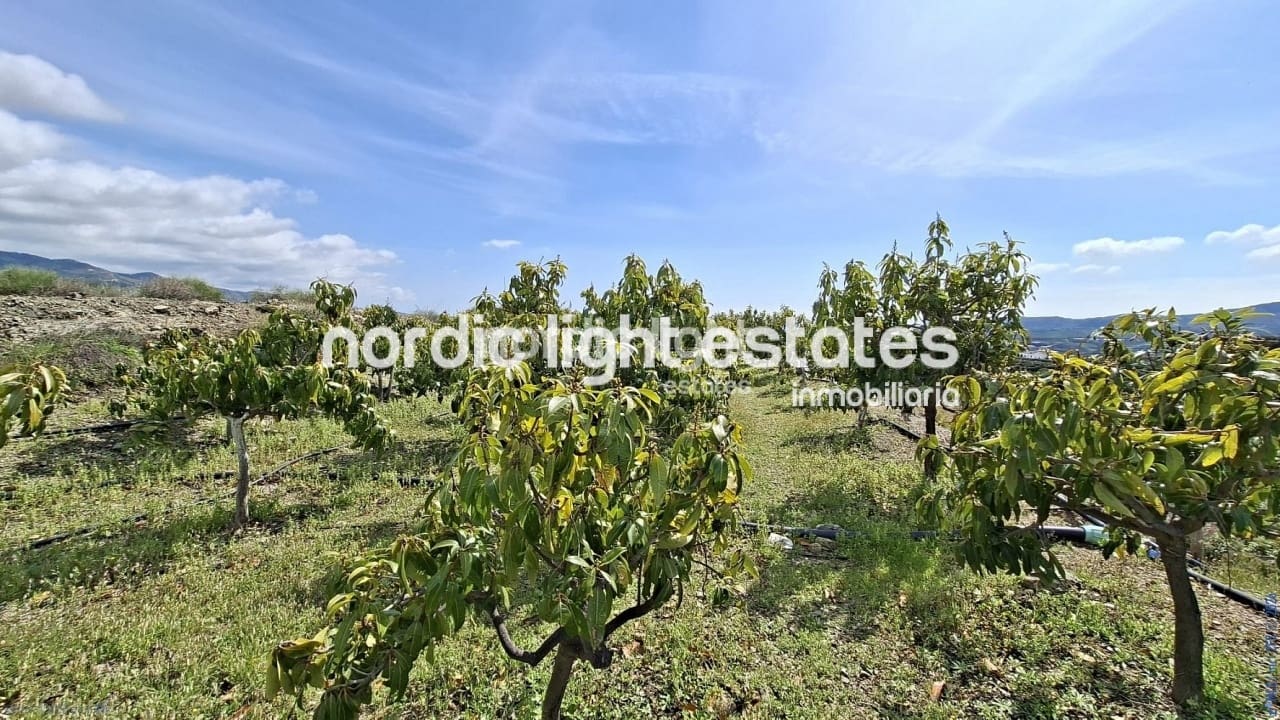 5 bedroom Finca/Country House for sale in Velez-Malaga with garage - € 650,000 (Ref: 9696805)