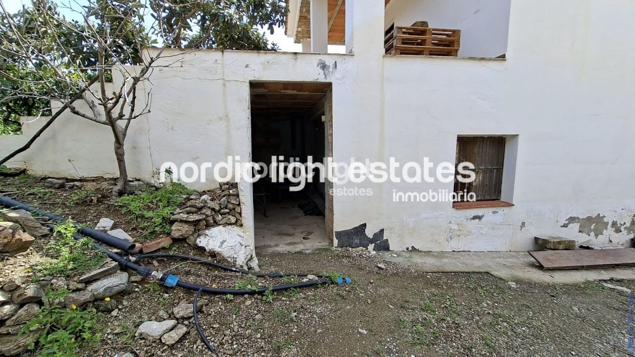 5 bedroom Finca/Country House for sale in Velez-Malaga with garage - € 650,000 (Ref: 9696805)