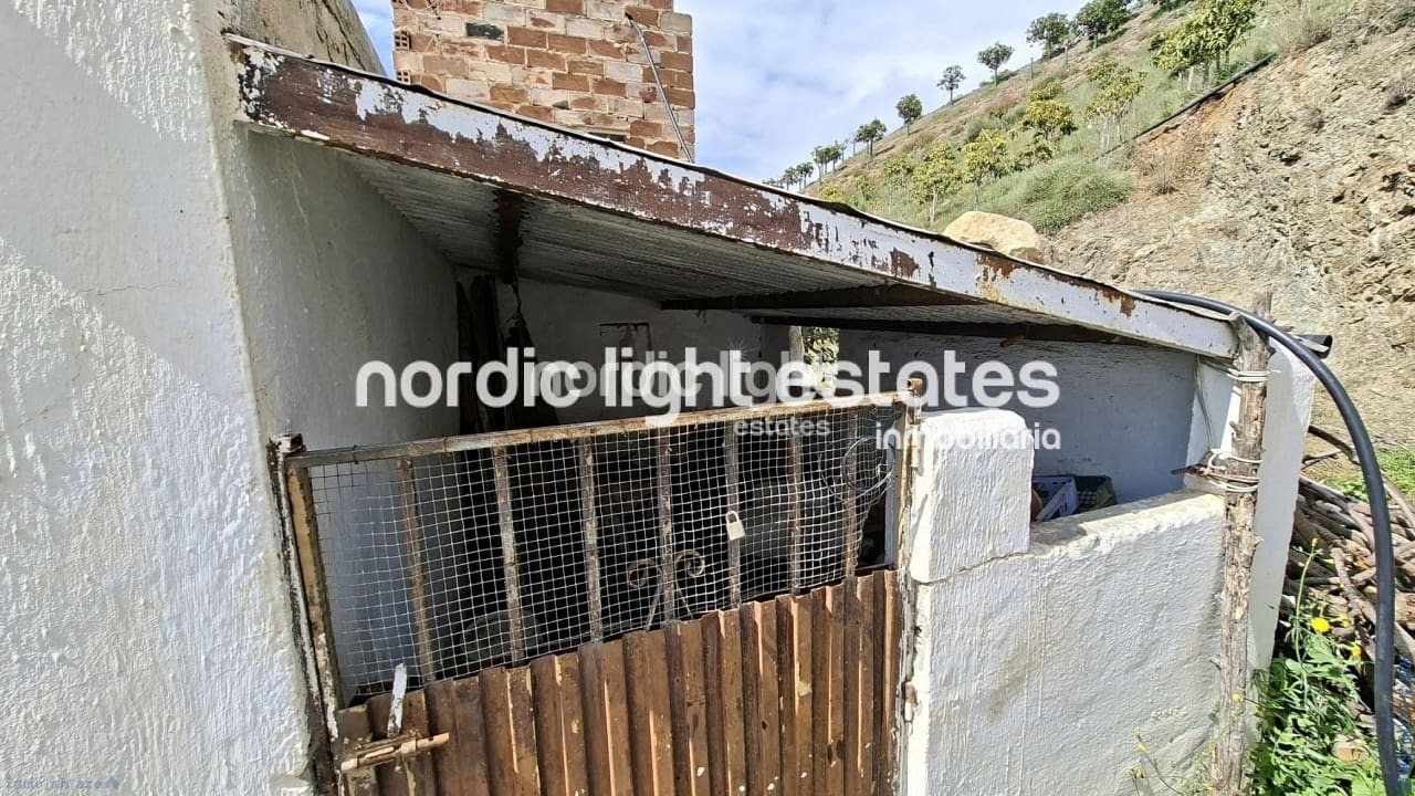 5 bedroom Finca/Country House for sale in Velez-Malaga with garage - € 650,000 (Ref: 9696805)