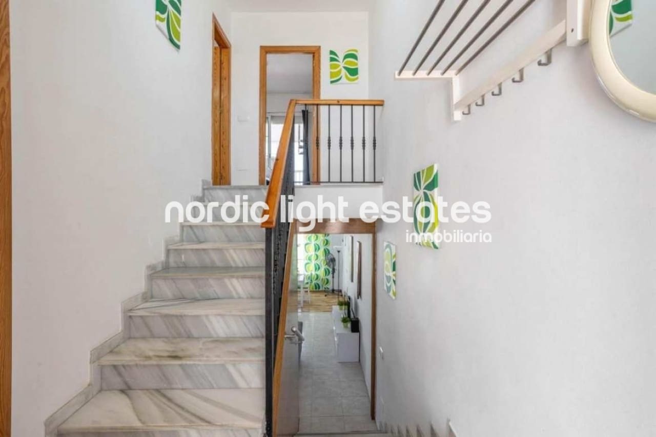 2 bedroom Semi-detached Villa for rent in Nerja with pool - € 1,200 (Ref: 9699913)