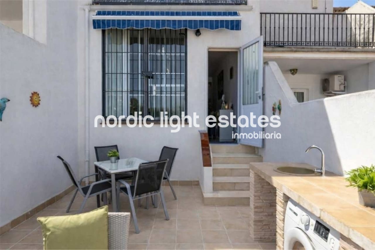 2 bedroom Semi-detached Villa for rent in Nerja with pool - € 1,200 (Ref: 9699913)