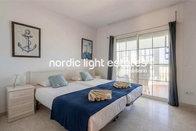 2 soverom Kjedet enebolig til leie i Nerja med svømmebasseng - € 1 200 (Ref: 9699913)